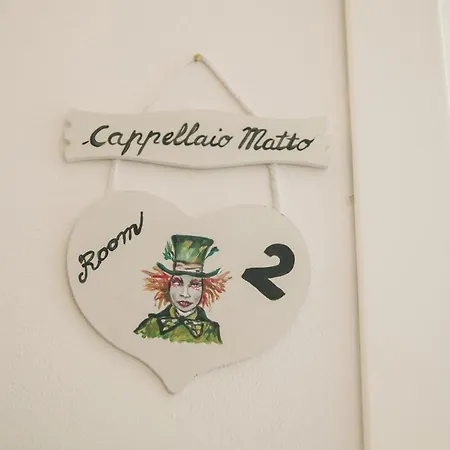 Il Cappellaio Di Erika Panzió Brovello-Carpugnino